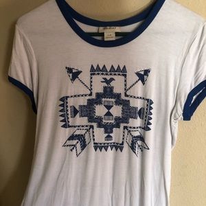 Ariat XL stitched aztec pattern